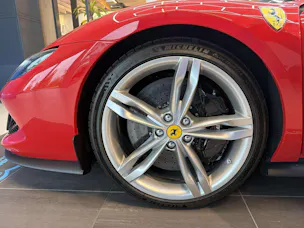 FERRARI 296 GTB 830PS Automat