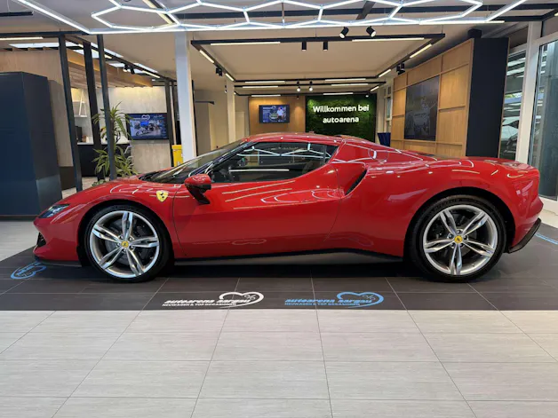 FERRARI 296 GTB 830PS Automat
