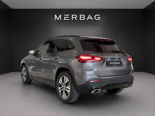 MERCEDES-BENZ GLA 250 4MATIC Swiss Star