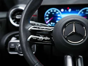 MERCEDES-BENZ A 200 AMG Line d 8G-DCT *Facelift*Werksgarantie*Multibeam LED
