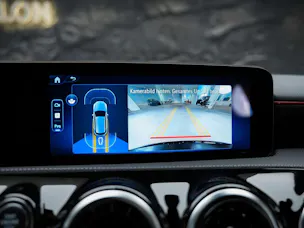 MERCEDES-BENZ A 200 AMG Line d 8G-DCT *Facelift*Werksgarantie*Multibeam LED