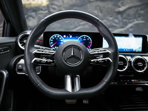 MERCEDES-BENZ A 200 AMG Line d 8G-DCT *Facelift*Werksgarantie*Multibeam LED