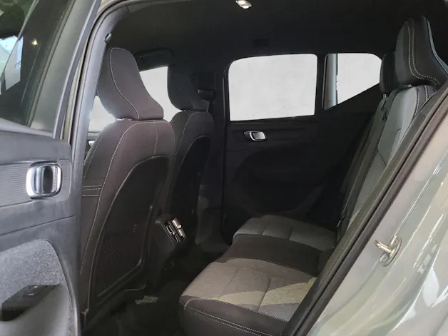 VOLVO XC40 2.0 B3 MH XCITE