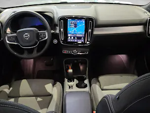 VOLVO XC40 2.0 B3 MH XCITE