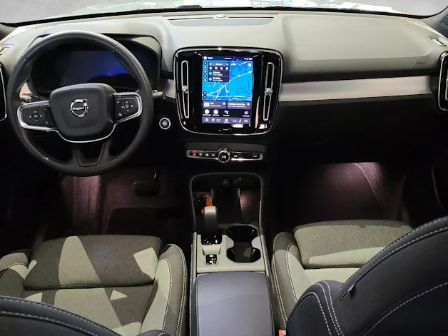 VOLVO XC40 2.0 B3 MH XCITE
