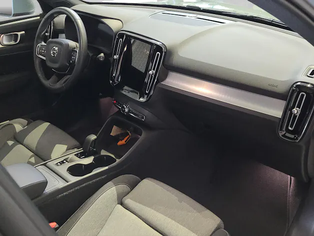 VOLVO XC40 2.0 B3 MH XCITE