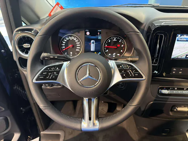 MERCEDES-BENZ Vito 116 CDi 9-Plätzer Lang Select Tourer G-Tr. Automat