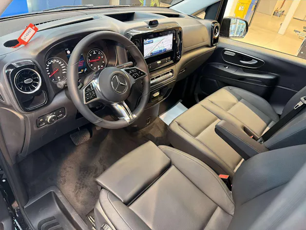 MERCEDES-BENZ Vito 116 CDi 9-Plätzer Lang Select Tourer G-Tr. Automat