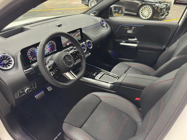 MERCEDES-BENZ GLA-Klasse H247 GLA 250 Swiss Star AMG Line 4matic