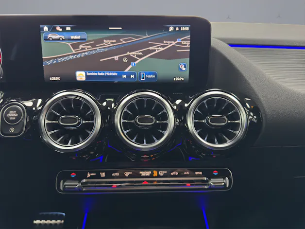 MERCEDES-BENZ GLA-Klasse H247 GLA 250 Swiss Star AMG Line 4matic