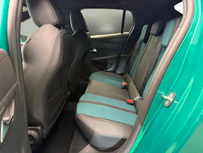 https://vehicle.imgix.net/4509925/1d1a634e-4566-4e7d-8e95-b126523e370e.jpg