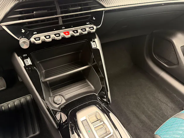 PEUGEOT 208 1.2 Hybrid Envy