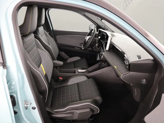 RENAULT R4 E-Tech Comfort Range iconic