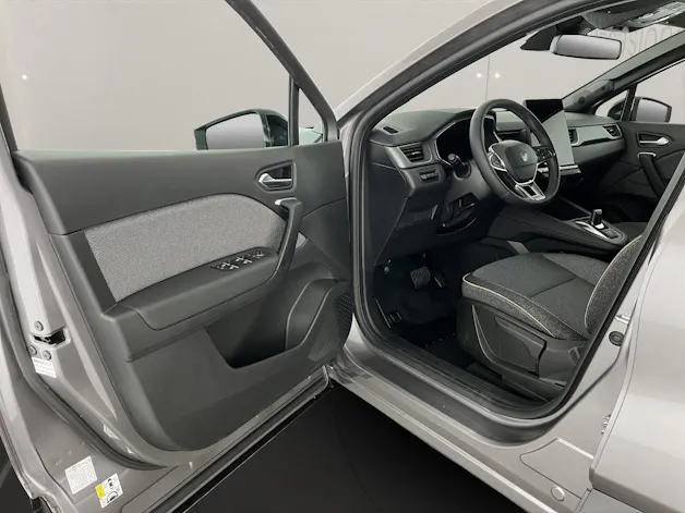 RENAULT Captur 1.8 E-Tech techno