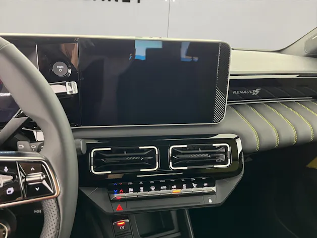 RENAULT R5 E-Tech Comfort Range iconic five