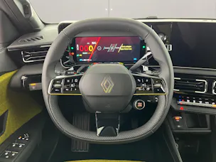 RENAULT R5 E-Tech Comfort Range iconic five