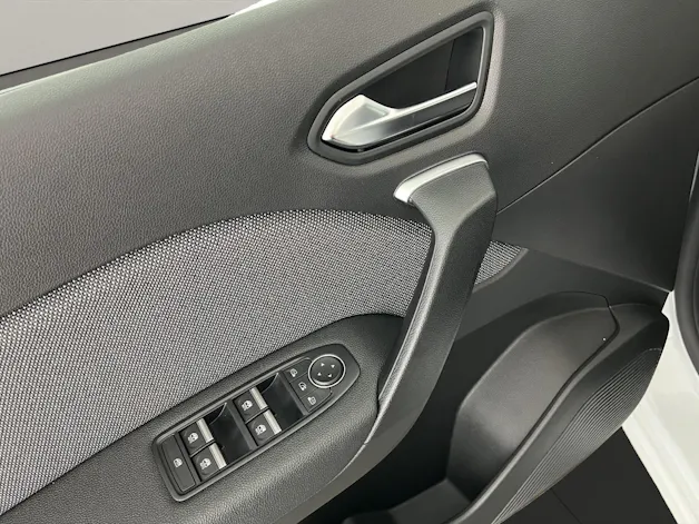 RENAULT Captur 1.8 E-Tech techno