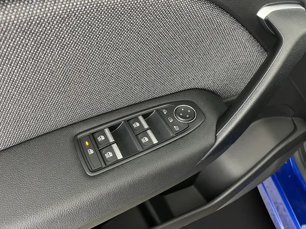 RENAULT Captur 1.8 E-Tech techno
