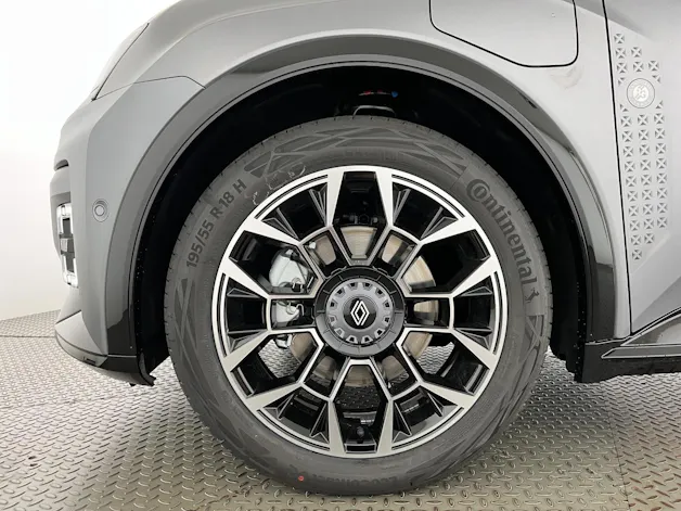 RENAULT R5 E-Tech Comfort Range Roland Garros