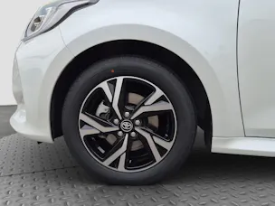 Toyota Yaris 1.5 VVT-i HSD Trend
