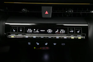 Fahrzeugbild TOYOTA C-HR 2.0 HEV GR Sport 4x4