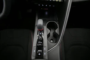 Fahrzeugbild TOYOTA C-HR 2.0 HEV GR Sport 4x4