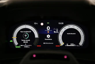 https://vehicle.imgix.net/4510158/fe9f4732-c7b0-4dc9-8d70-a63031319412.jpg