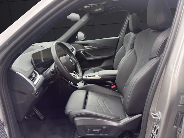 BMW X1 U11 23d xDrive paddles