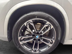 BMW X1 U11 23d xDrive paddles
