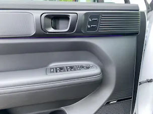 HYUNDAI Santa Fe 1.6 T-GDi HEV Calligraphy Swiss Edition