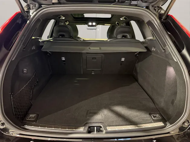 VOLVO XC60 2.0 T8 TE Ultimate Dark eAWD