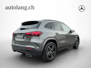 MERCEDES-BENZ GLA 250 AMG Line 4Matic Swiss Star