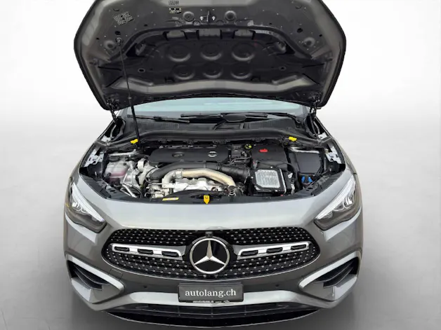 MERCEDES-BENZ GLA 250 AMG Line 4Matic Swiss Star