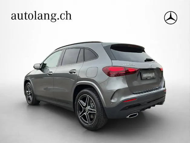 MERCEDES-BENZ GLA 250 AMG Line 4Matic Swiss Star