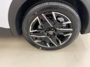 PEUGEOT 3008 1.2 Hybrid GT