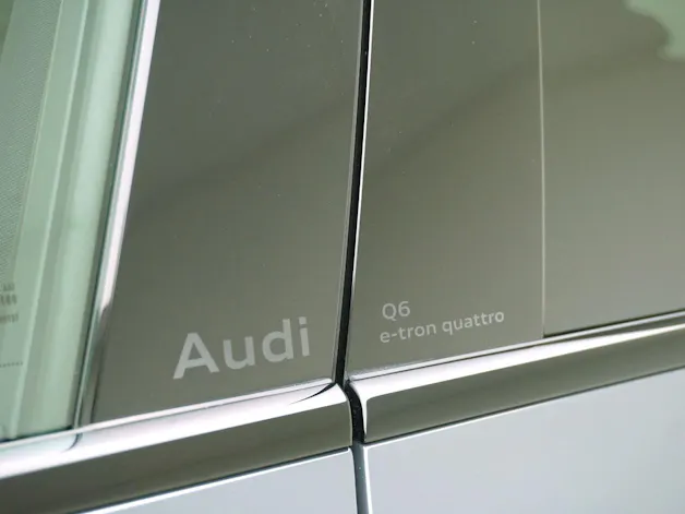 AUDI Q6 e-tron S line quattro
