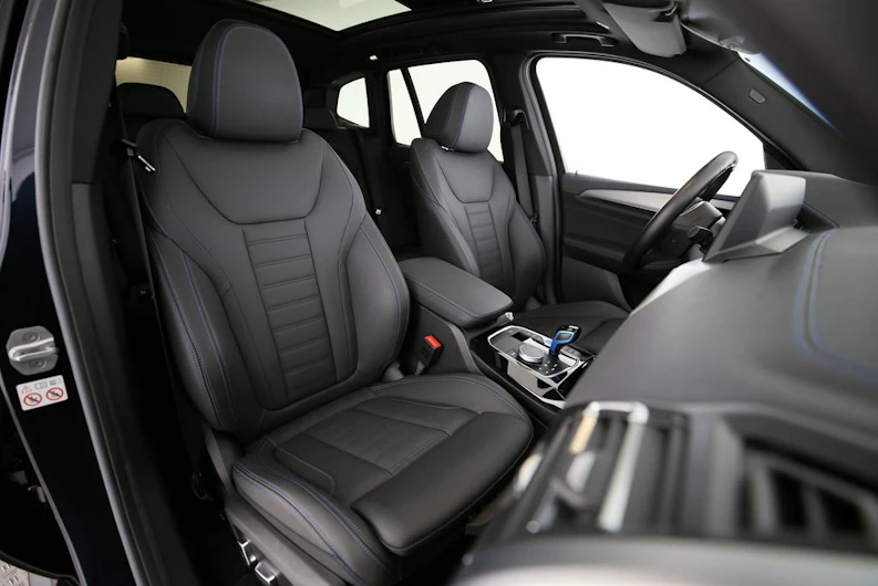 image du véhicule BMW iX3