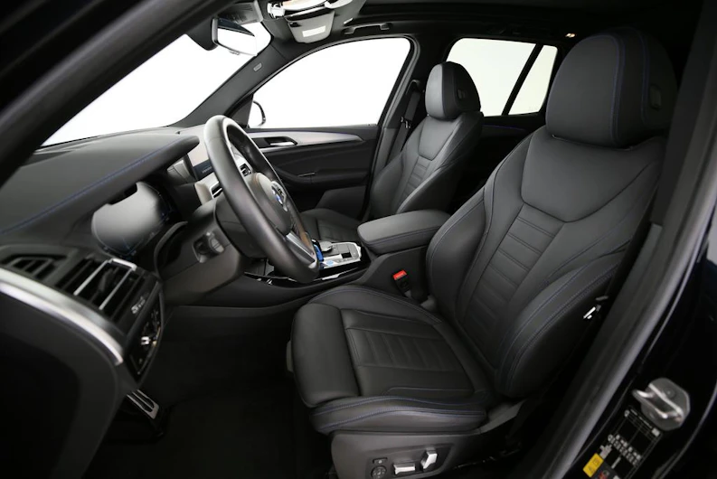 image du véhicule BMW iX3