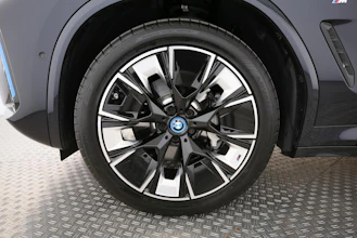 https://vehicle.imgix.net/4510600/a23de159-0ab2-4081-9036-593ed8a615d9.jpg
