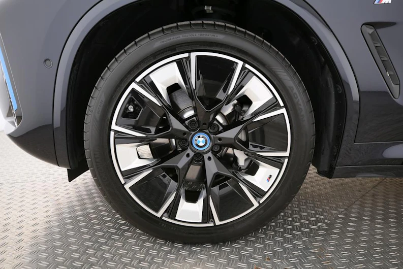 image du véhicule BMW iX3