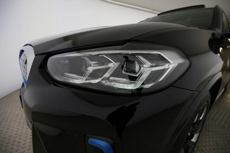 image du véhicule BMW iX3