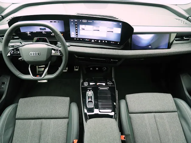 AUDI Q6 e-tron S line quattro