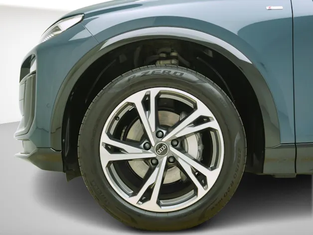 AUDI Q6 e-tron S line quattro