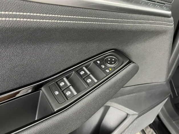 RENAULT Espace 1.2 E-Tech iconic 7P