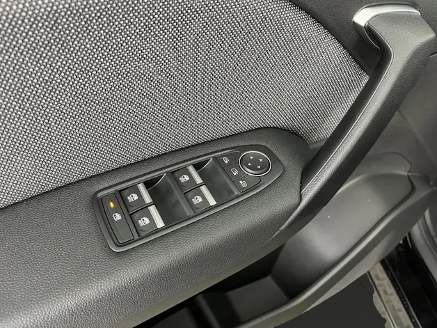 RENAULT Captur 1.8 E-Tech techno
