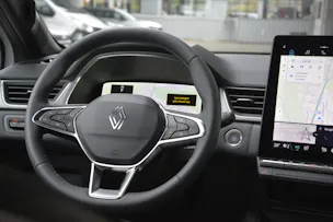 RENAULT Captur 1.8 E-Tech techno