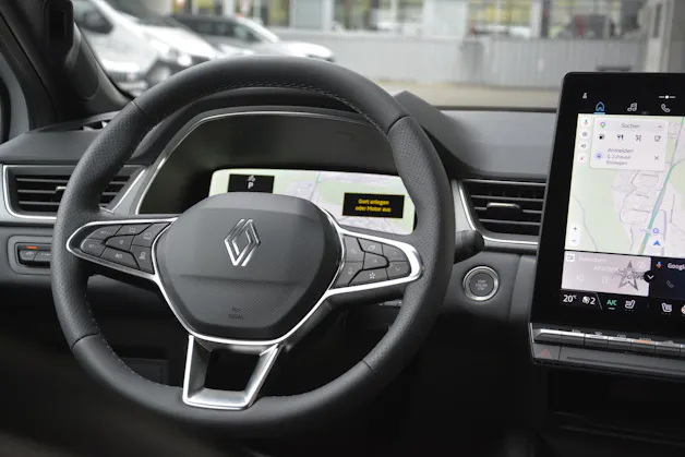 RENAULT Captur 1.8 E-Tech techno