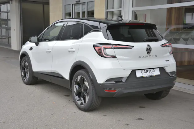 RENAULT Captur 1.8 E-Tech techno