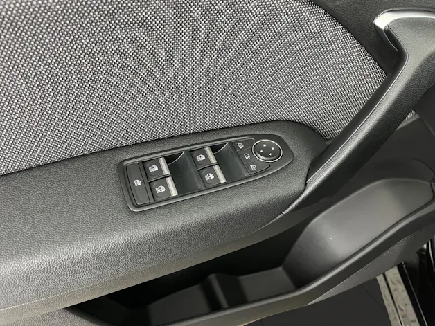 RENAULT Captur 1.8 E-Tech techno