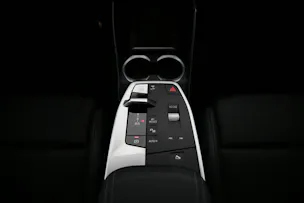 BMW X1 U11 23d xDrive paddles